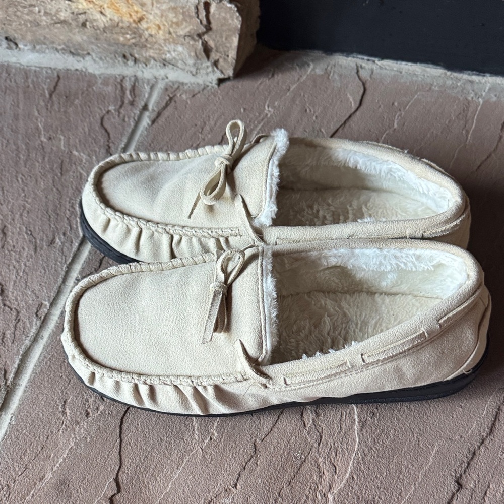Cozy Cream Faux-Shearling Slip-On Moccasin Slippers